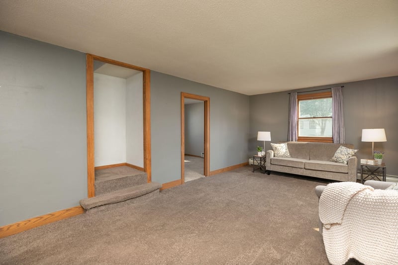 305 W Eyota St, Dover, MN 55929