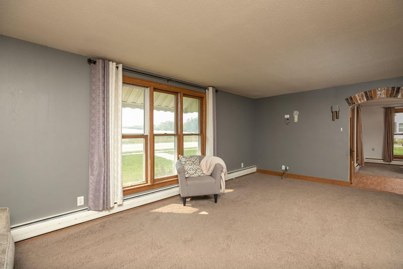 305 W Eyota St, Dover, MN 55929