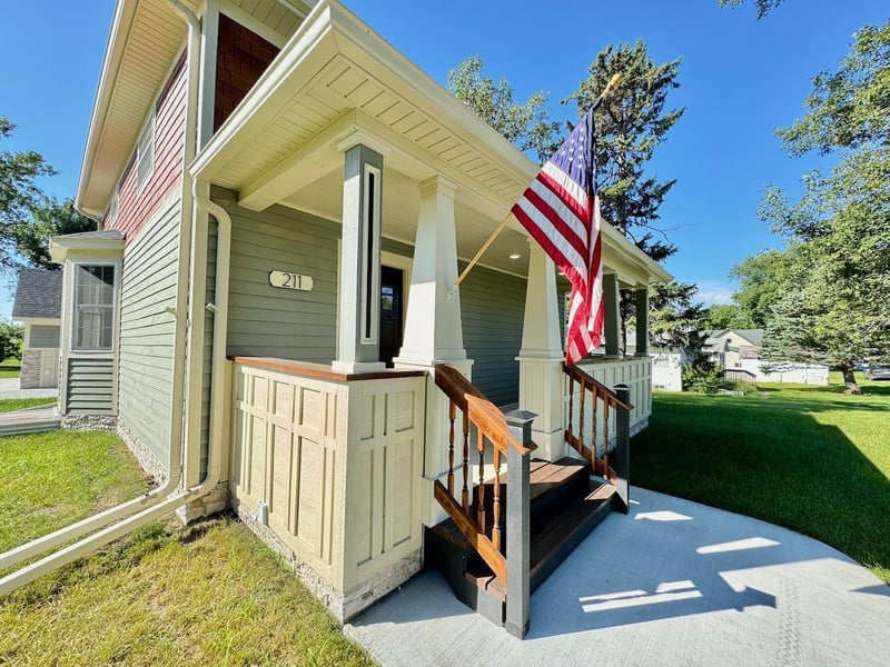 211 1st Ave NW, Rothsay, MN 56579