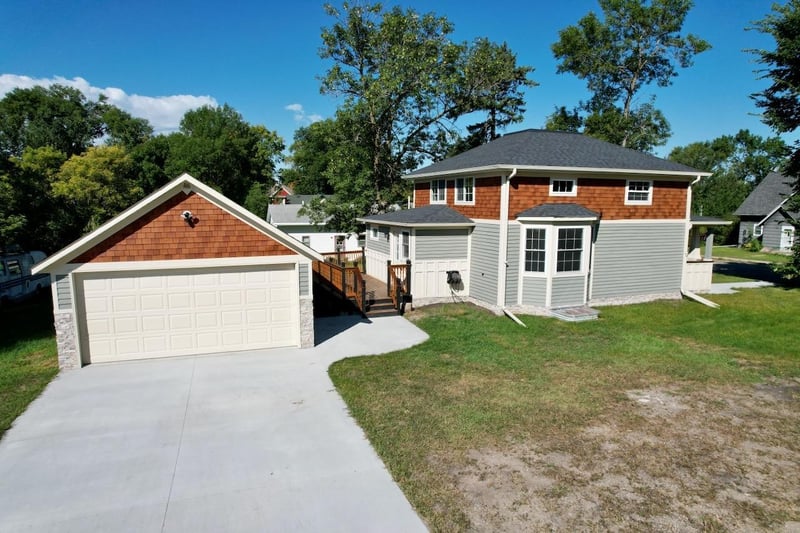 211 1st Ave NW, Rothsay, MN 56579