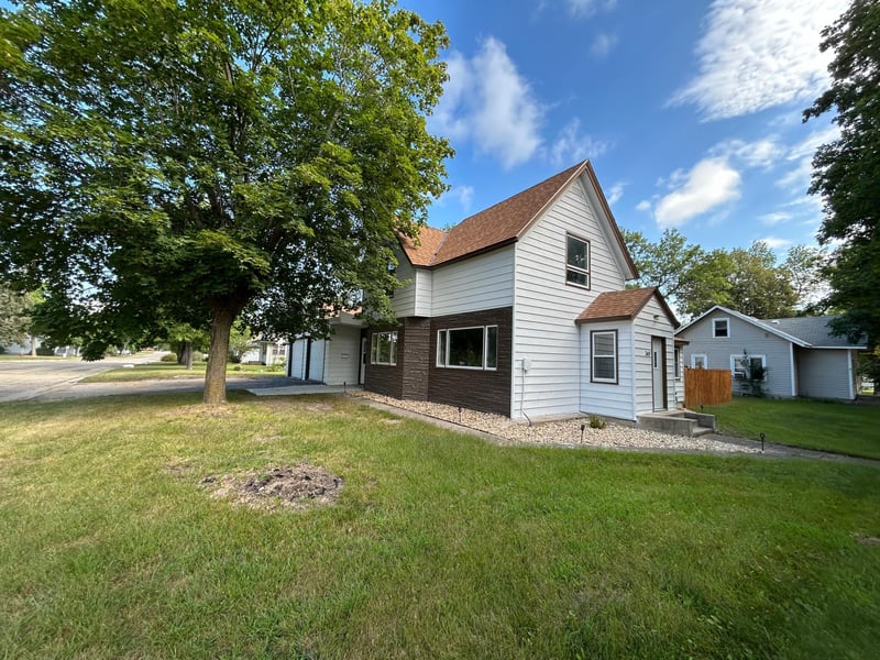 349 W Rooney Ave, Appleton, MN 56208