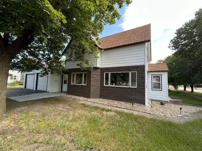 349 W Rooney Ave, Appleton, MN 56208