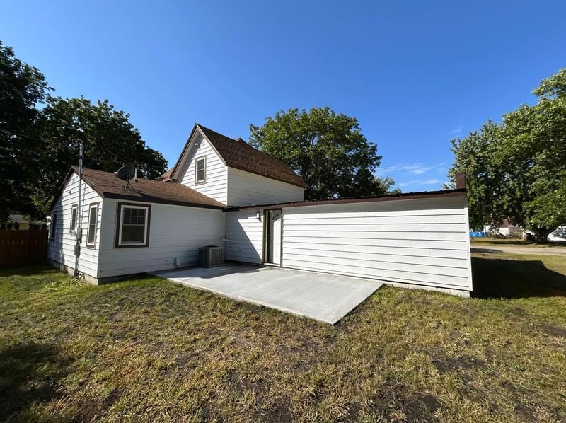349 W Rooney Ave, Appleton, MN 56208