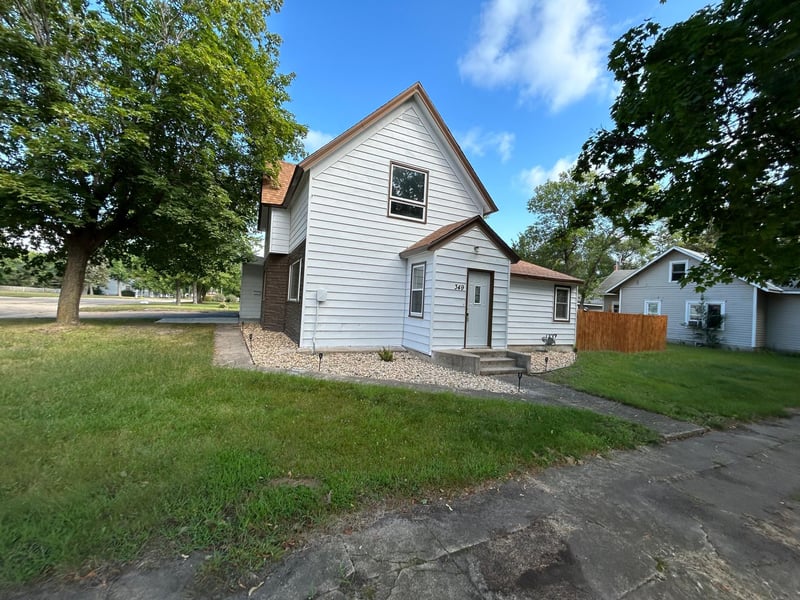 349 W Rooney Ave, Appleton, MN 56208