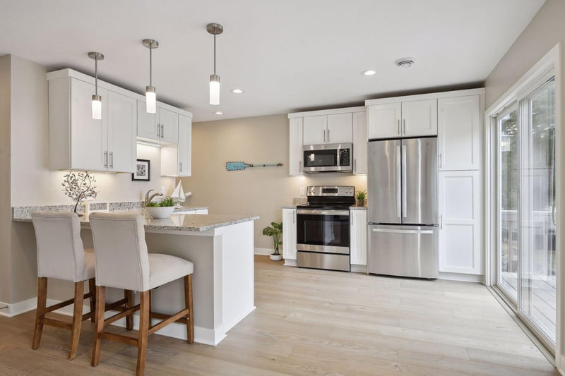 4000 Sunset Dr, Spring Park, MN 55384