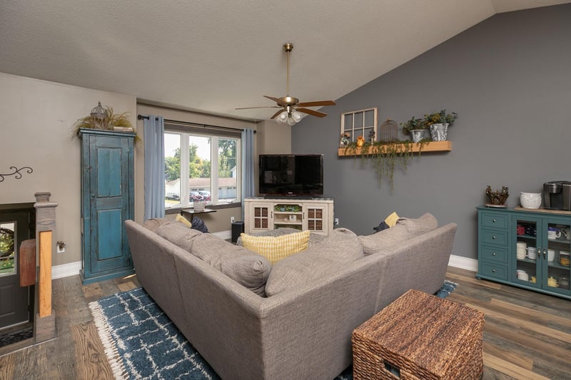 615 Walnut St, Mantorville, MN 55955