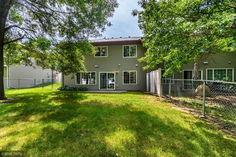 2081 Holloway Ave E, North Saint Paul, MN 55109