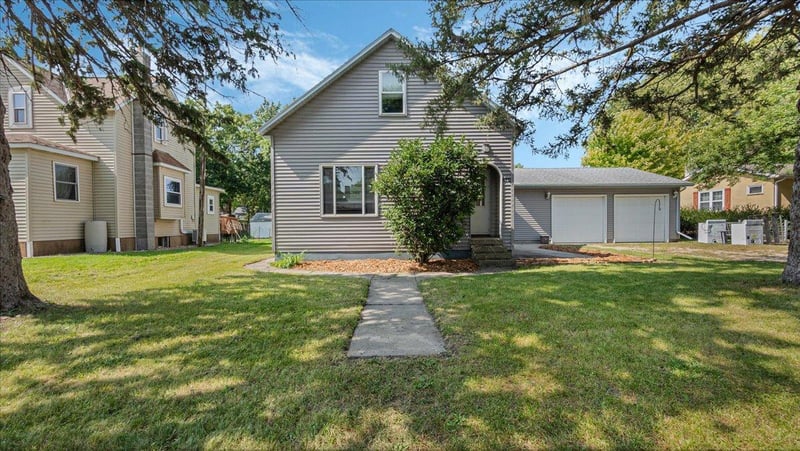 470 1st St W, Lake Lillian, MN 56253