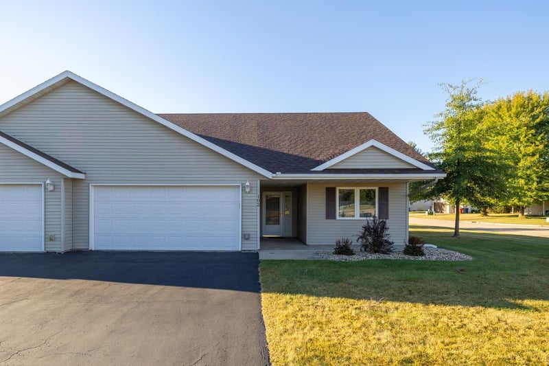 102 6th Ave NE, Elgin, MN 55932