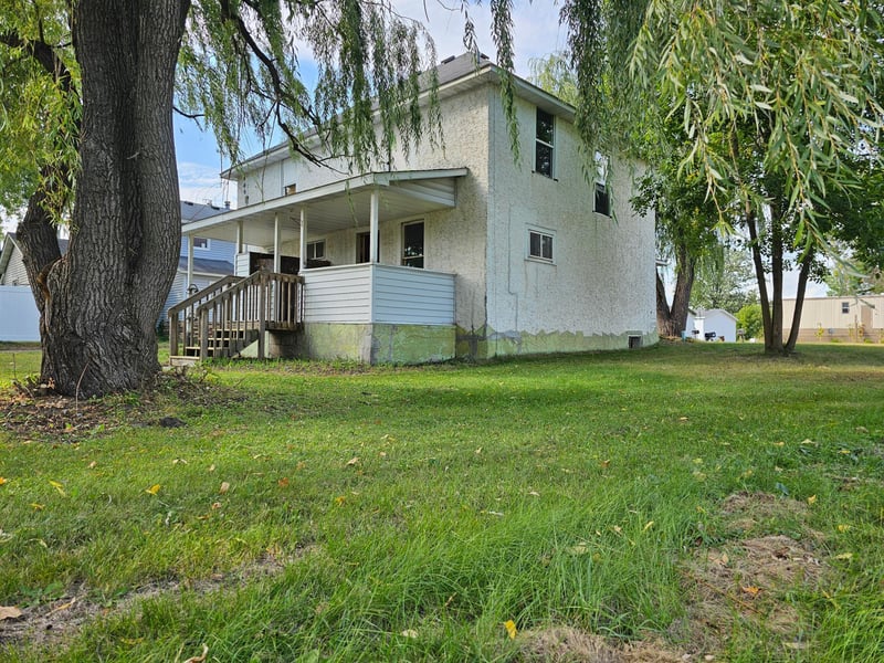 6371 Cedar St, North Branch, MN 55056