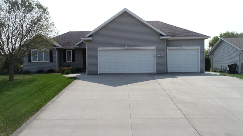 516 1st Ave SE, Grand Meadow, MN 55936