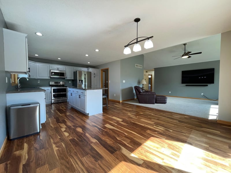 516 1st Ave SE, Grand Meadow, MN 55936
