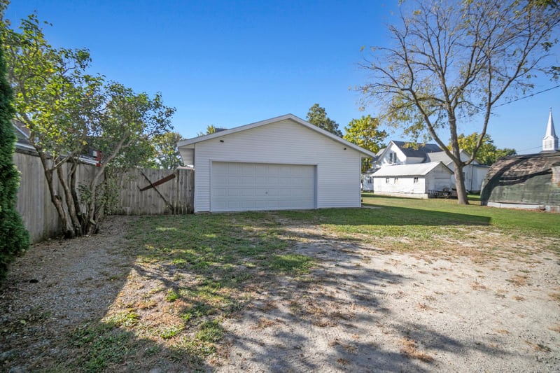 306 2nd St, Claremont, MN 55924