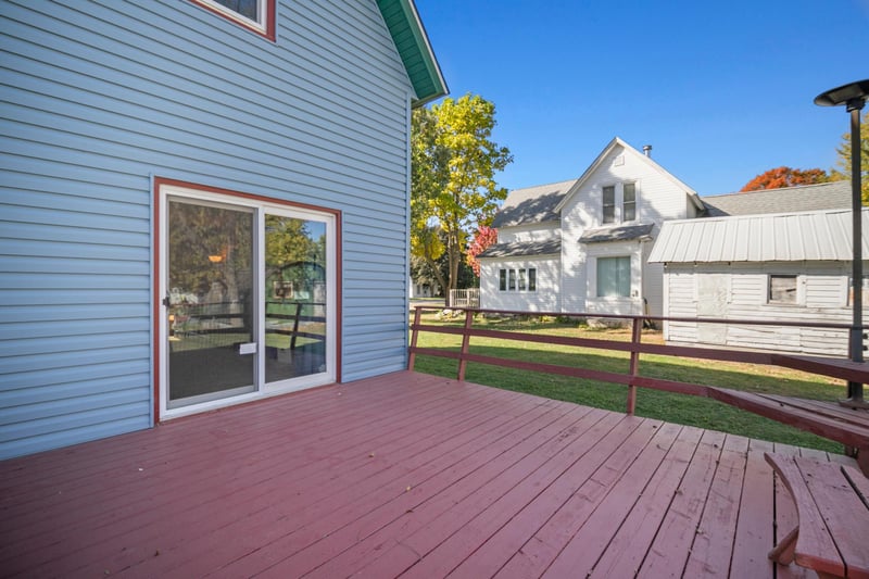 306 2nd St, Claremont, MN 55924