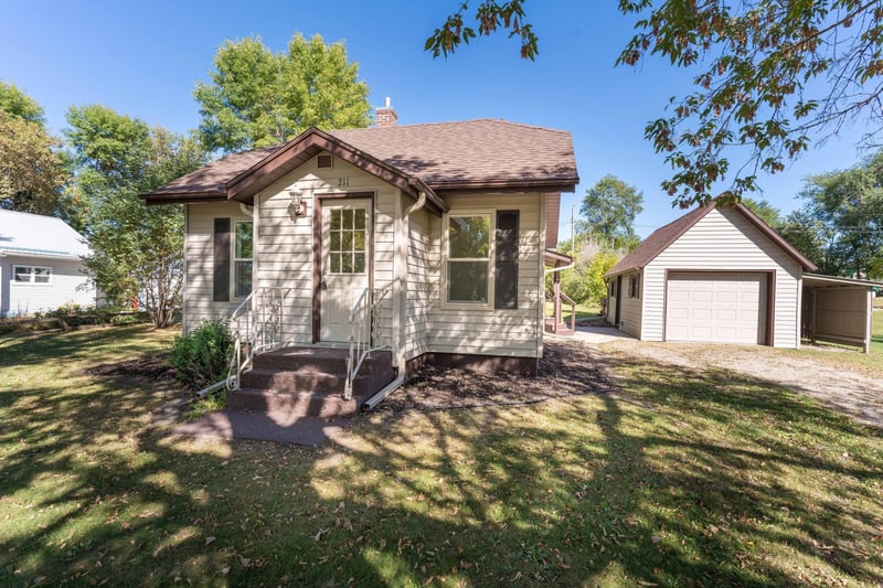 211 Ida St E, Garfield, MN 56332