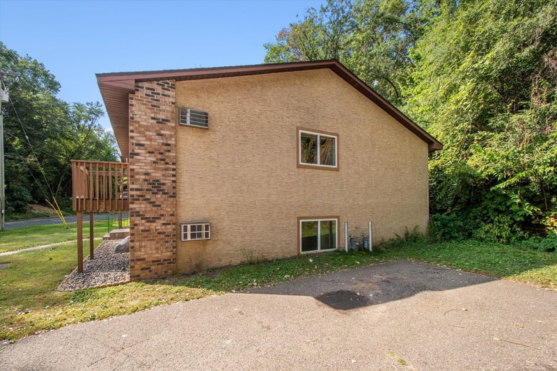 255 Wentworth Ave, South Saint Paul, MN 55075