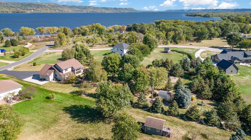 31925 Lakeview Dr, Lake City, MN 55041