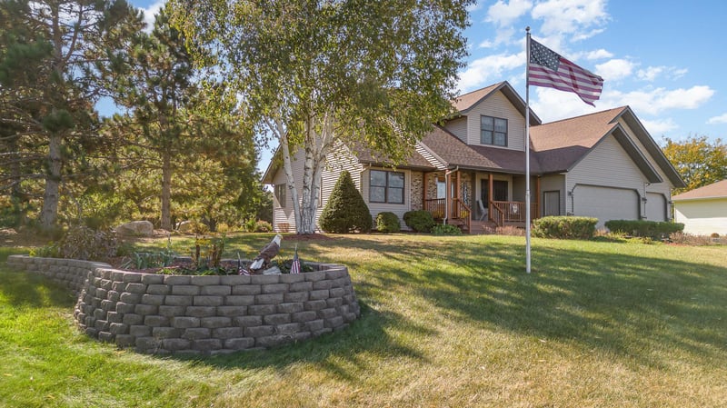 31925 Lakeview Dr, Lake City, MN 55041