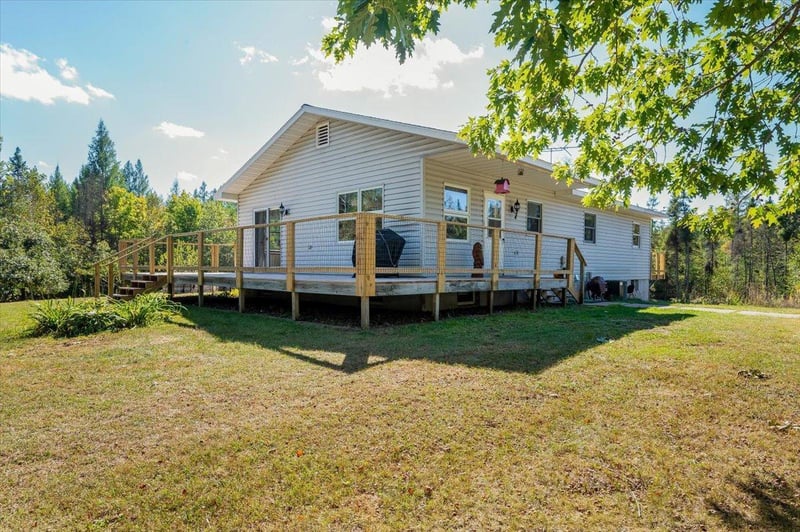 10620 E Weyerhauser Rd, Lake Nebagamon, WI 54849