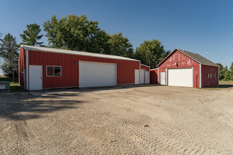 16880 585th St, West Concord, MN 55985