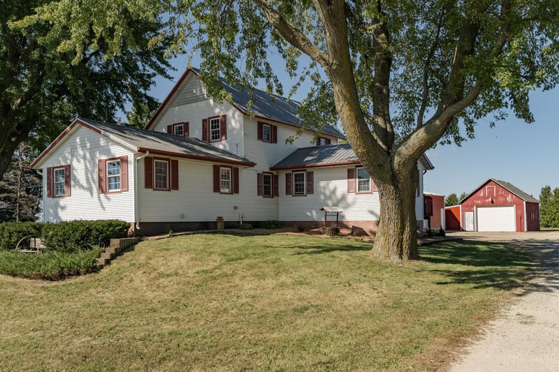 16880 585th St, West Concord, MN 55985