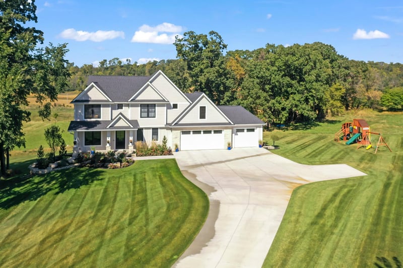 5153 8th St SW, Rochester, MN 55902