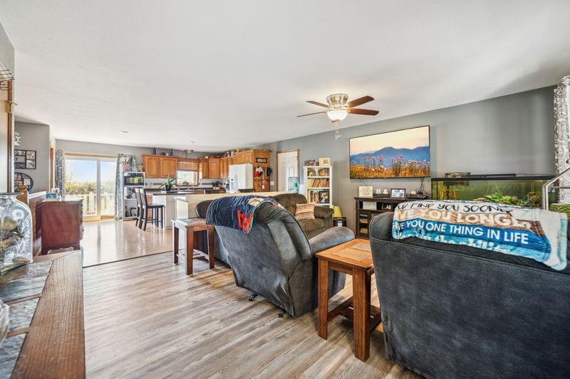 9274 9th Ave, New Auburn, MN 55366