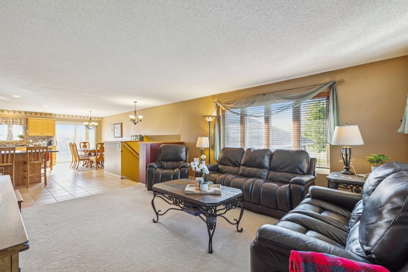 20812 Jupiter Dr, Silver Lake, MN 55381