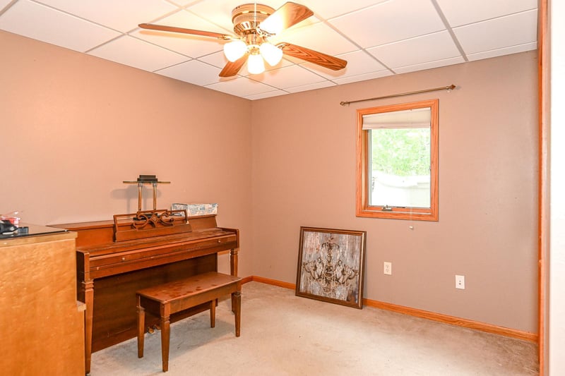 5961 Arnold Rd, Duluth, MN 55803