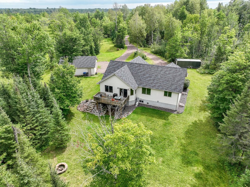 5961 Arnold Rd, Duluth, MN 55803