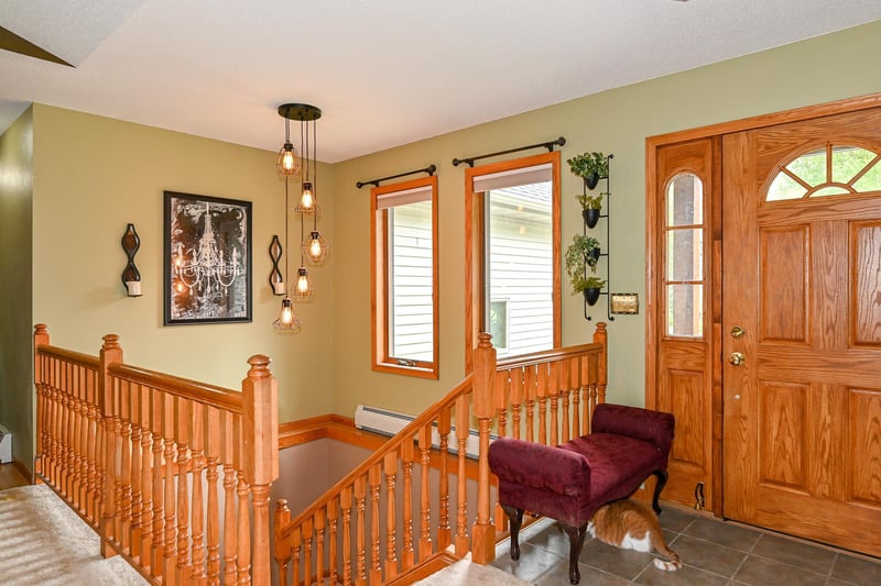 5961 Arnold Rd, Duluth, MN 55803