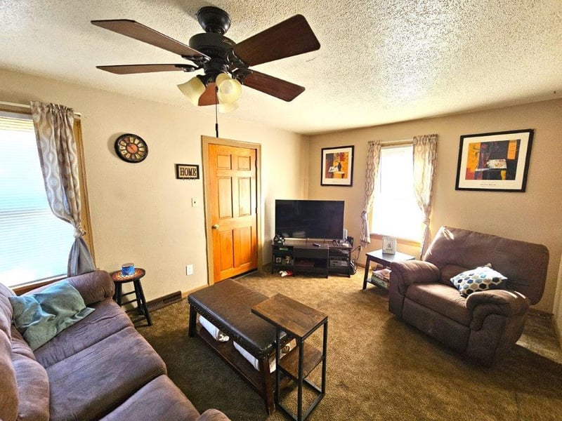 15 Oak St SE, Clearbrook, MN 56634