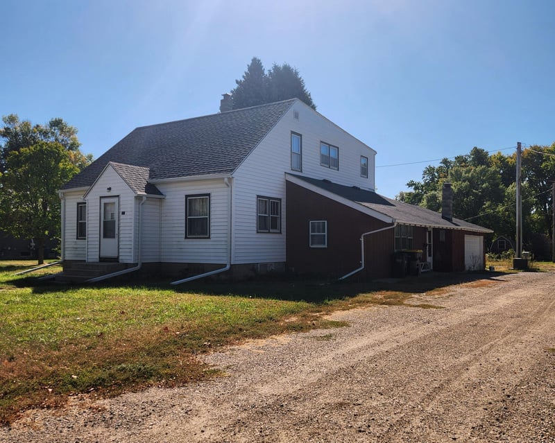 403 E Fairview Ave, Olivia, MN 56277
