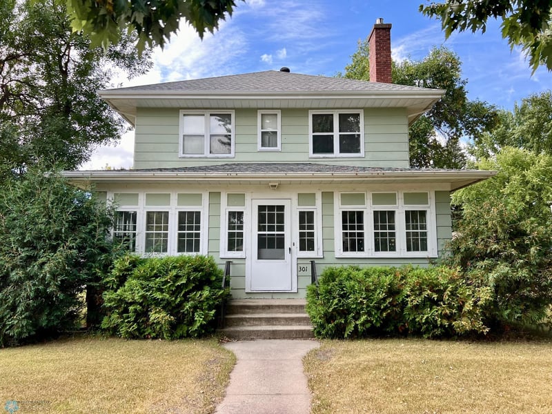 301 4th St NE, Barnesville, MN 56514