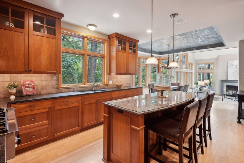 5745 Seven Oaks Ct, Minnetonka, MN 55345