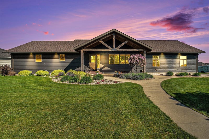203 E Christensen Dr, Luverne, MN 56156