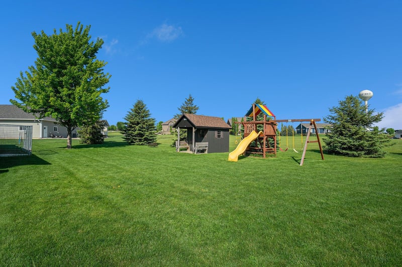 203 E Christensen Dr, Luverne, MN 56156