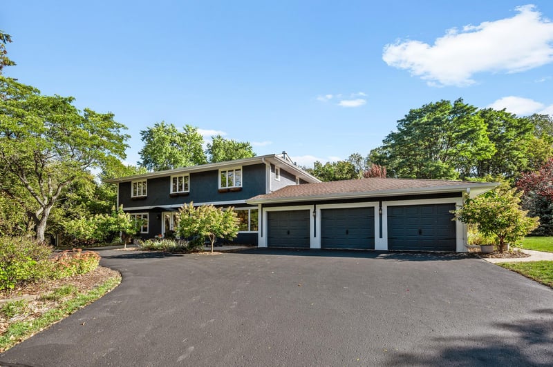 1770 Ridgewood Dr, Mendota Heights, MN 55118