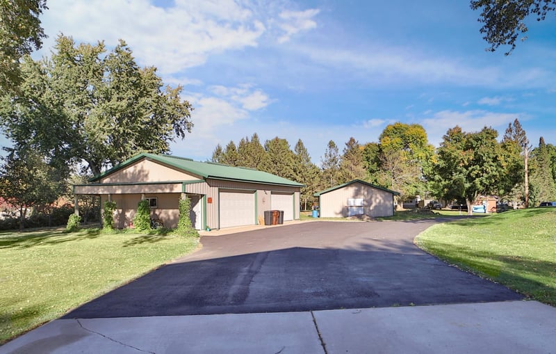 16611 329th Ave, Isle, MN 56342