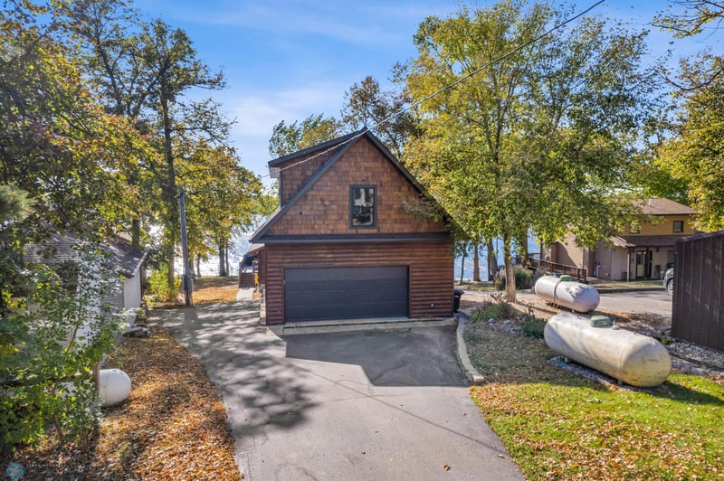 15776 Blackhawk Rd, Lake Park, MN 56554