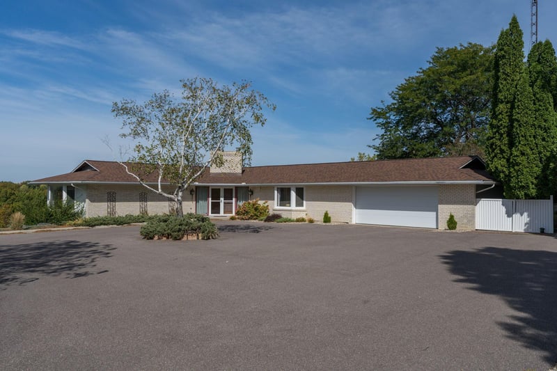 43728 Golf Course Rd, Saint Peter, MN 56082