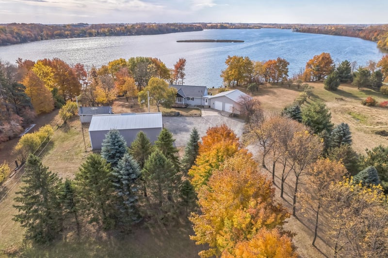 10601 30th St NW, Annandale, MN 55302