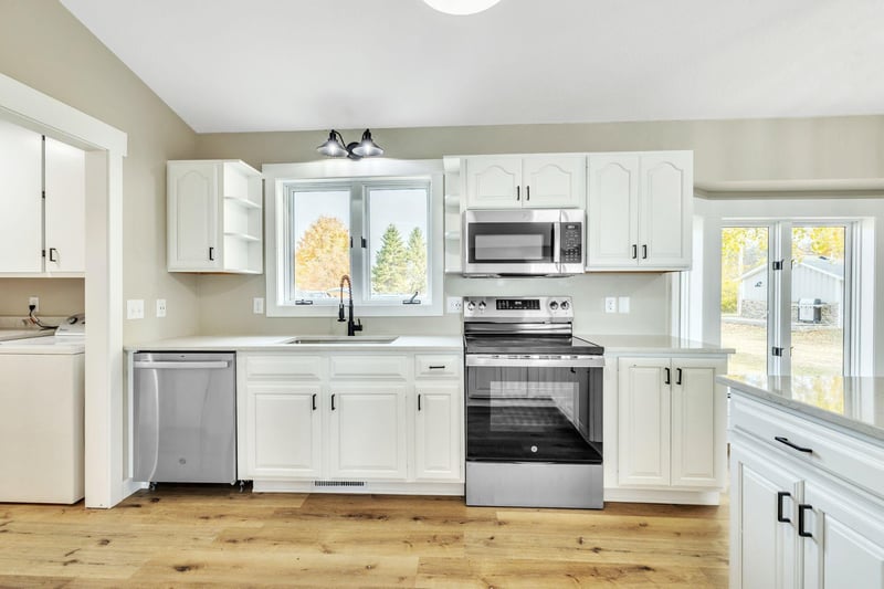 10601 30th St NW, Annandale, MN 55302