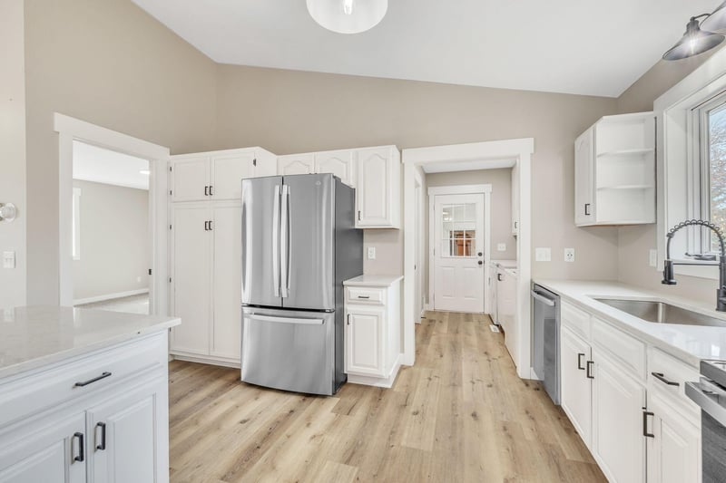 10601 30th St NW, Annandale, MN 55302