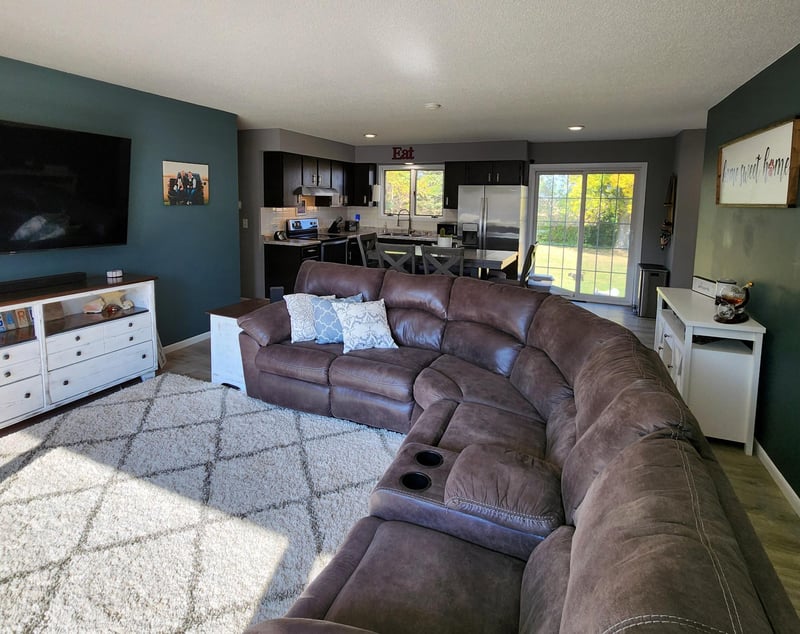 620 Sunrise Ave, Bird Island, MN 55310