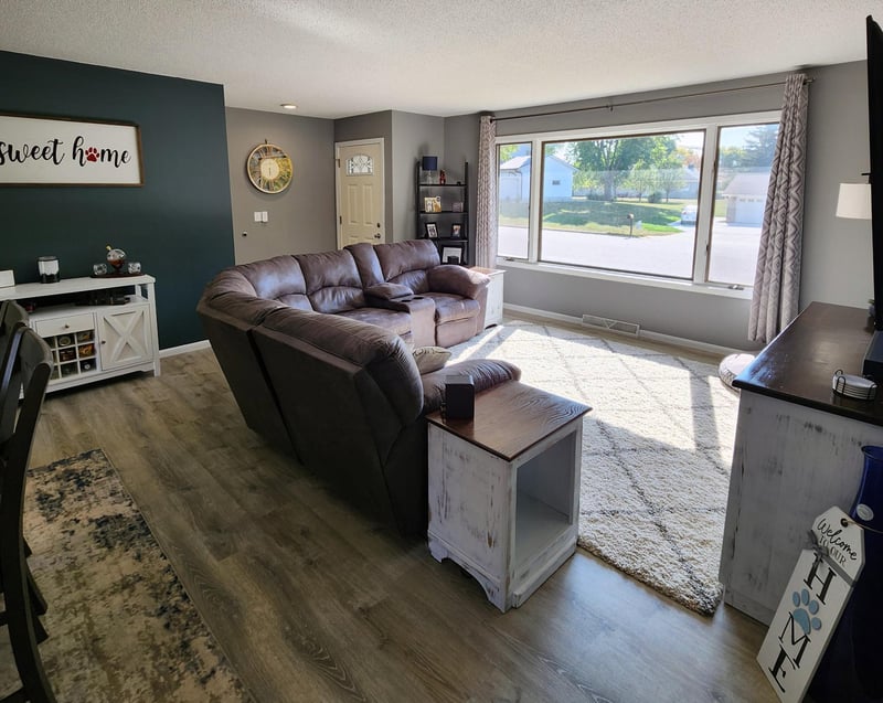 620 Sunrise Ave, Bird Island, MN 55310