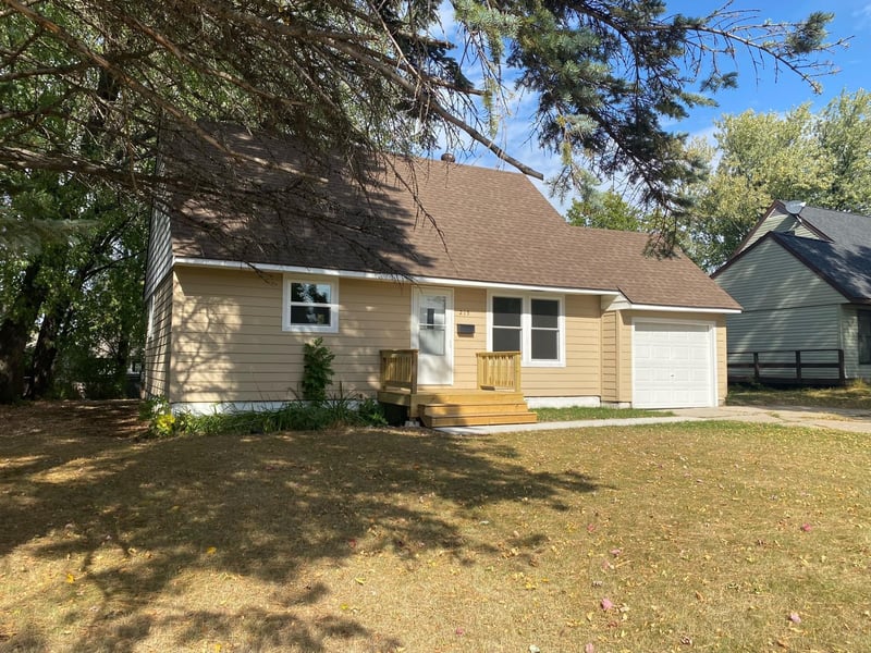215 Hampshire Dr, Hoyt Lakes, MN 55750
