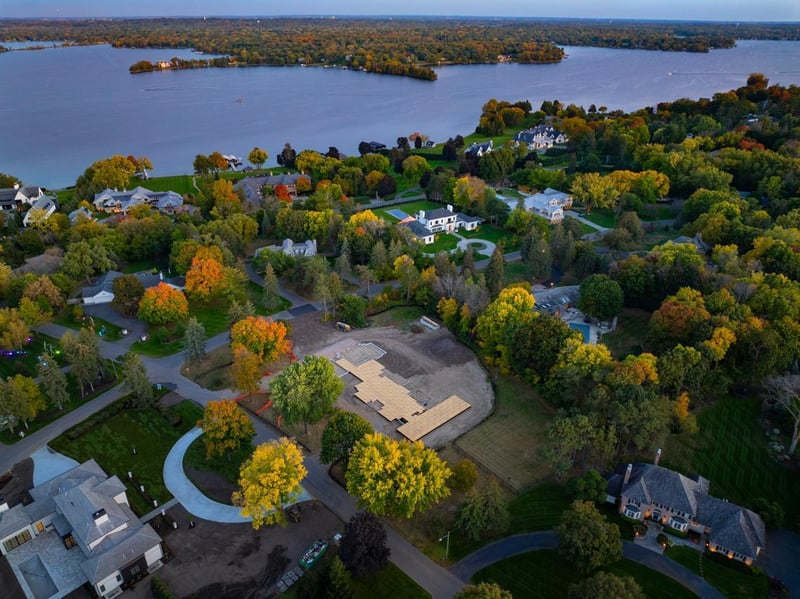 420 Highcroft Rd, Wayzata, MN 55391
