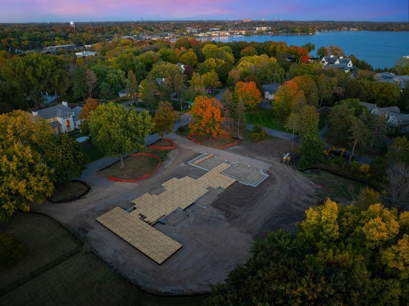 420 Highcroft Rd, Wayzata, MN 55391