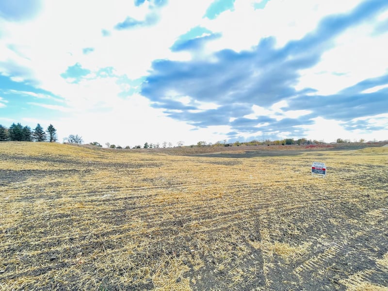 9 16th St, Windom, MN 56101
